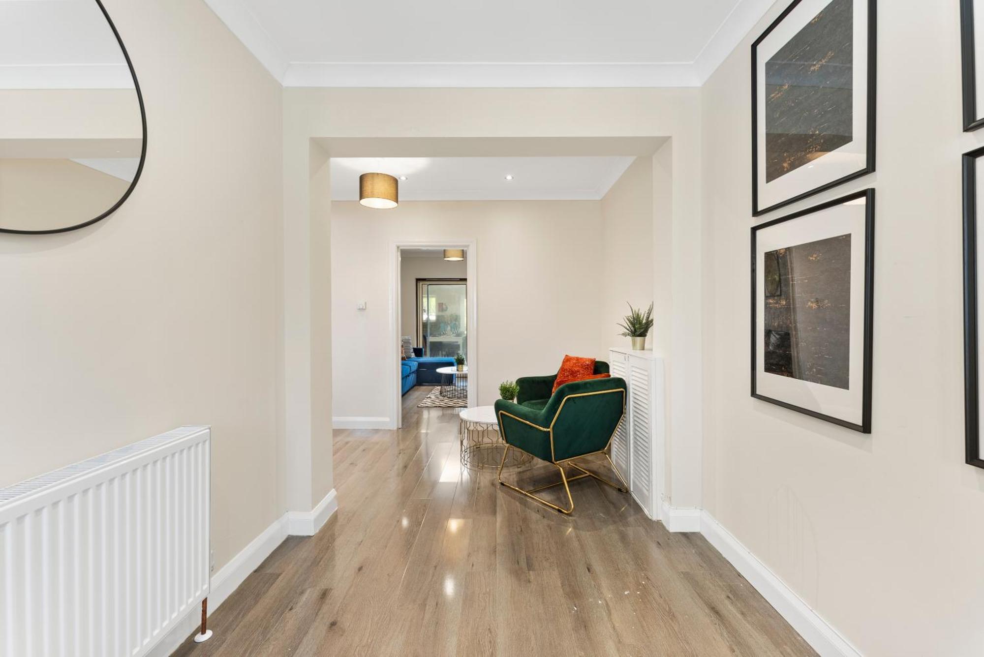 Stylish Wembley Gem - Parking -Sleeps 14 London Bagian luar foto